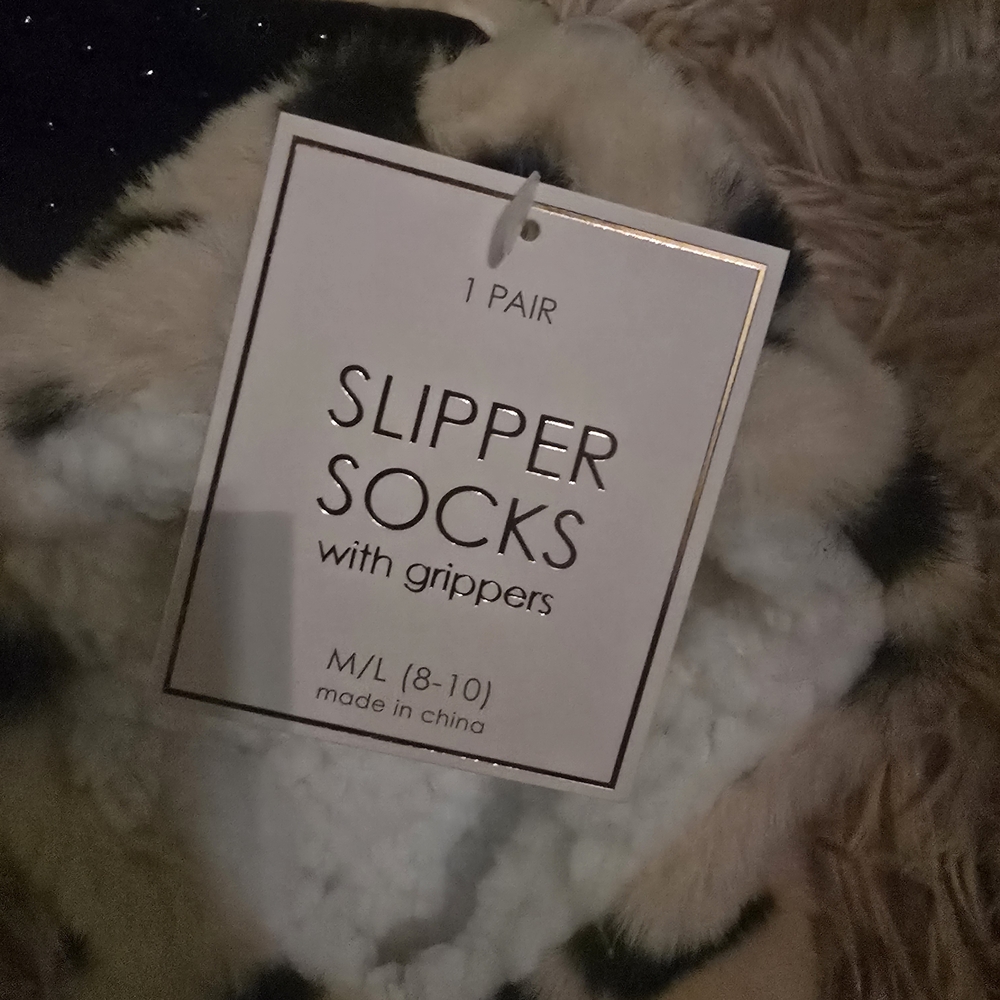 Leopard Print Fuzzy Slippers - Picture 4 of 4